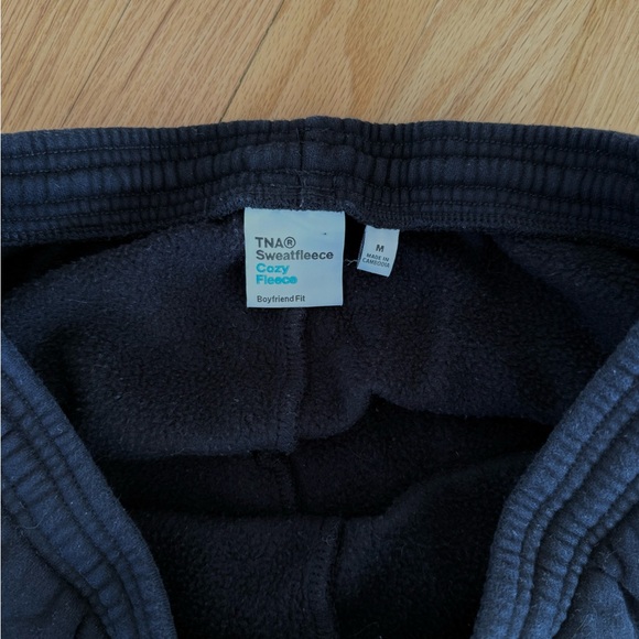 Aritzia TNA Cozy Sweatfleece Mega Jogger size M - Picture 2 of 3